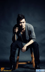 组图：黄明暗黑概念大片  眼神迷离展熟男范