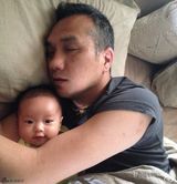 组图：黄觉乐当怪咖奶爸 儿子帅气女儿萌趣