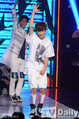 组图：《冠军秀》精彩无限 VIXX夺冠喜极而泣