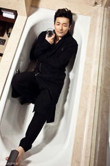 组图：祖锋杂志大片 怡然自得享受城中时光