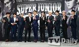 组图：Super Junior回归在即 发布会大展搞怪本能引爆笑