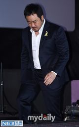 组图：金基德《一对一》粗口暴力成限制级影片