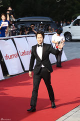 独家高清：又是一年百想红毯 众星云集争奇斗艳