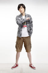 组图：王大锤青春写真领衔耍酷 展耿直成熟一面