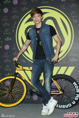 组图：緋闻女友周晓涵站台 辰亦儒想金屋藏娇