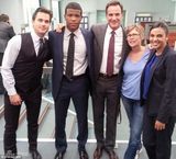 组图：《妙警贼探》拍摄全部结束 孔雀依依不舍