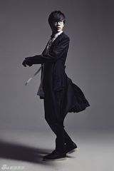 组图：许嵩登潮流杂志 轻装上阵珍惜生活