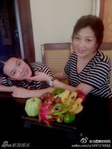 组图：哈文李咏庆女儿12岁生日 晒其温馨成长照