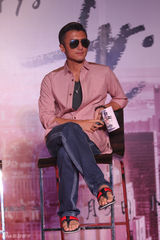 组图：《一生一世》谢霆锋高圆圆默契着情侣服