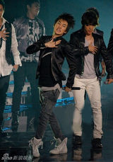 策划：能不能愉快玩耍了！比比韩星谁更囧