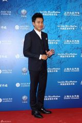 组图：电视华鼎奖红毯 郑爽仙气佟丽娅美艳