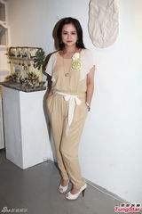 组图：叶蕴仪艺术学校开幕 张慧仪叹无暇陪子