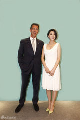 组图：殷桃珠宝富贵现身 优雅气质华美绽放