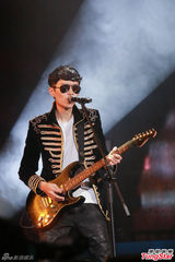 组图：方大同薛凯琪见过家长 恭硕良亲林忆莲