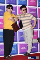 组图：姜虎东黄光熙等出席MBC演艺大赏颁奖礼