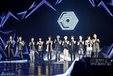 独家高清：EXO出道两年首开唱 11成员一夜长大