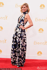 组图：艾美奖红毯集锦 众女星亮眼妆容争奇斗艳