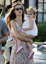 策划：情侣装Out！看明星亲子装激萌来袭