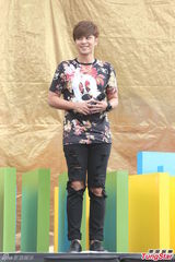 组图：罗志祥自曝最爱裸体照镜子超自恋