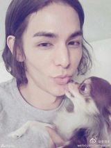 组图：《小时代》韩籍鲜肉李贤宰走红 帅脸引少女舔屏