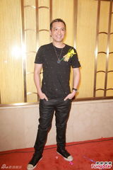 组图：林建明望房祖名重新出发 不敢致电成龙