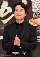 组图：《秘密之门》发布会 韩石圭等低调亮相