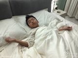 组图：王中磊晒威廉熟睡照 小男神侧颜帅气
