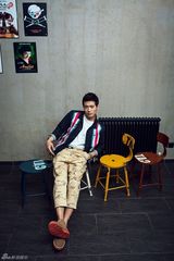 组图：高云翔潮范十足大片 随性本色表情迷人