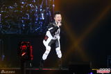 组图：多变哈林(庾澄庆)唱金曲 登小巨蛋万人同欢