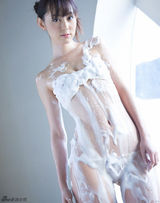 组图：日本美臀女王秋山莉奈纤腰丰盆性感爆棚