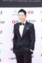 独家高清：又是一年百想红毯 众星云集争奇斗艳