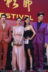 组图：郭敬明领《小时代》剧组 郭采洁挽柯震东