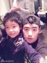 组图：韩庚黄磊等为曹格儿子庆生 张歆艺爱姐姐