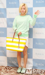 组图：爱豆总动员 金亨俊2PM灿盛出席时尚活动