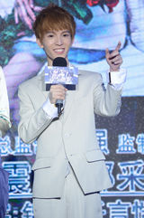 组图：杨幂产后首曝光 郭敬明拒与韩寒交朋友