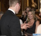 组图：章子怡赴英皇家慈善晚宴 赞威廉王子亲切