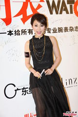 组图：佘诗曼短裙性感 自曝初恋曾送表定情