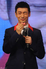 组图：《白发魔女传》录制节目 黄晓明妩媚与范冰冰角色反串