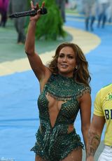 组图：世界杯开幕式精彩纷呈 洛佩兹性感秀美臀