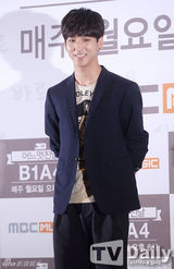 组图：韩团B1A4开节目发布会 带你去旅游