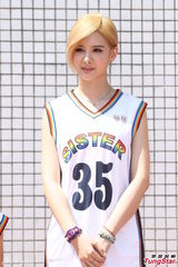 组图：蓝正龙盼早生子 为娇妻改冲动个性