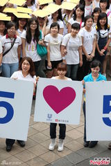 组图：陈妍希担任微笑大使 分享抗压方法