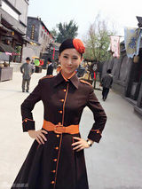 组图：《我是赵传奇》翁虹女特工造型时尚多变