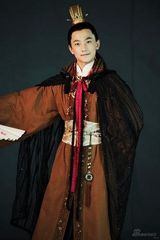 组图：杨洋荧屏形象帅气 根红苗正练舞蹈出身