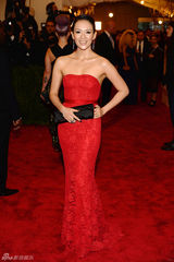 高清图：大都会朋克派对众星个性礼服狂野性感