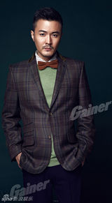 组图：“管粮哥”于小伟型男秀坏笑痞气十足