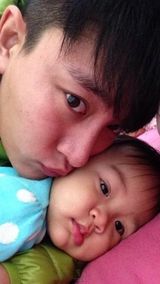 组图：李小璐与女儿甜蜜出镜 贾乃亮幼儿照曝光