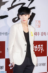 独家高清：金泰熙权相佑大咖齐捧场宋承宪新片