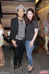 组图：四影帝齐现身为好友站台 窦靖童力挺干妈