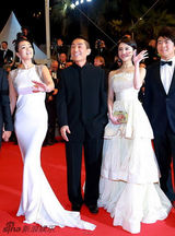 组图：两代“谋女郎”亮相戛纳 张慧雯白裙清新